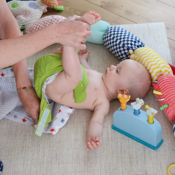 bébé couche Hamac verte positionnement